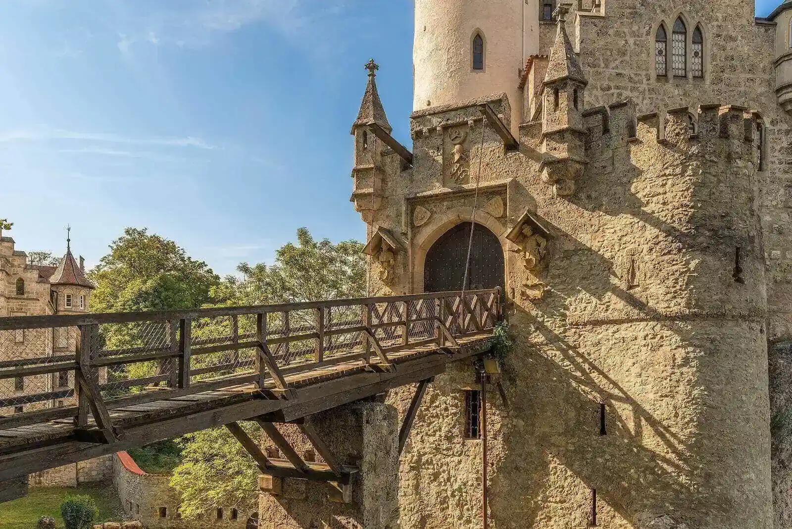 Ponte levatoio di un castello medievale