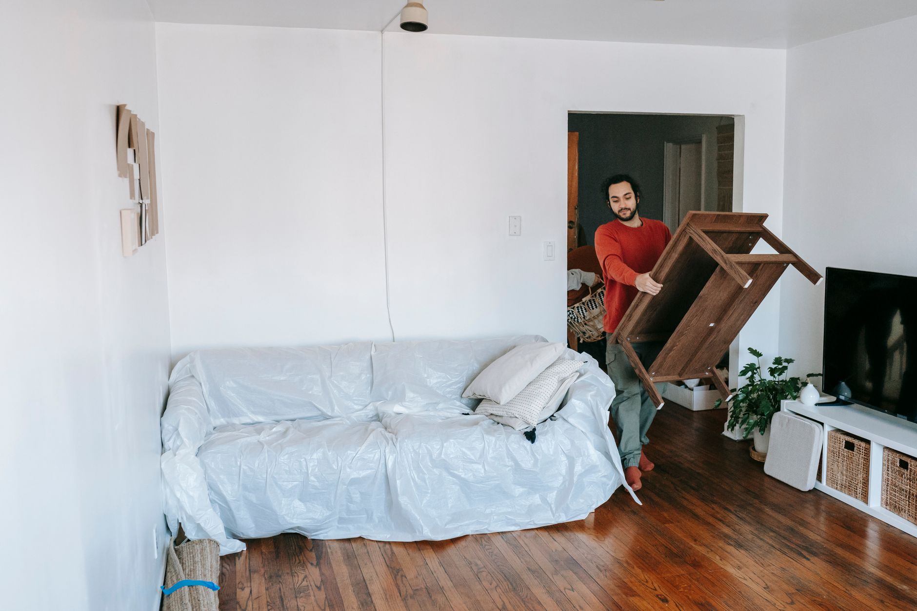 Perché una casa vuota sembra più grande di quando è piena di mobili?